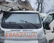 У Покровську під час евакуації цивільних волонтери потрапили під обстріл - є поранені