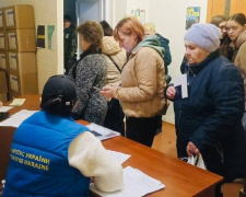 Покровчани отримали гуманітарну допомогу у Павлограді: як підтримують ВПО