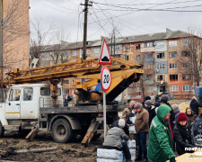 У Покровську і Мирнограді усувають наслідки обстрілів: що вже вдалось зробити