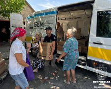 В Покровській ТГ видавали продовольчі набори: хто отримав допомогу