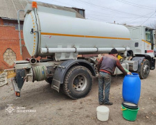 Рятувальники забезпечують водою жителів Покровська і Костянтинівки