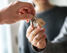 Оренда з’їдає зарплату: у яких містах України найдорожче знімати однокімнатну квартиру