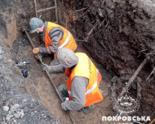 В Покровську комунальники оновлюють водопровідні мережі: де працюють наразі