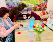 Творчість і підтримка: у Покровському терцентрі провели заняття з арттерапії