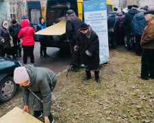 У Покровську усувають наслідки обстрілів і видають будматеріали - деталі