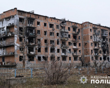 Життя під бомбами: як поліцейські рятують цивільних в Вугледарі