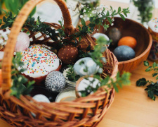 Як зібрати та прикрасити великодній кошик: покрокова інструкція