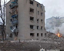 Росія вдарила по містах Донеччини: бомба знищила будинок, є загиблі та поранені