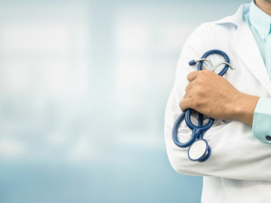 Скринінг здоров’я 40+: коли українці отримають перші запрошення у “Дії”