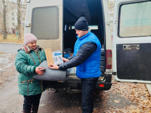 У Покровську благодійники допомагають постраждалим від обстрілів містянам