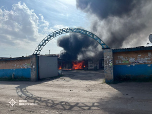 Повторний обстріл Мирнограду: ДСНС ліквідували пожежу на ринку