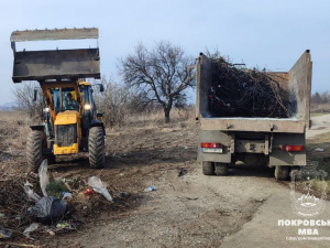 У Покровській громаді прибирають кладовища