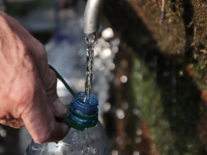 В Покровській громаді роздають питну воду