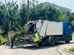 Збирають 200 тонн сміття щотижня: як працюють комунальники Покровська