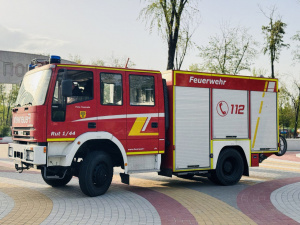Покровськ отримав новий пожежний автомобіль від Німеччини