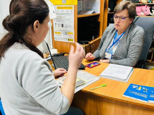 Пошук роботи в умовах евакуації: як жителі Покровської громади отримують консультації з працевлаштування