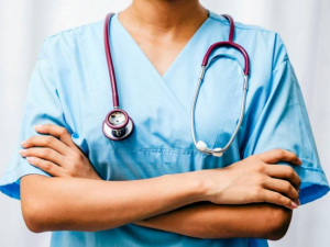 Українці 40+ отримають дві тисячі гривень: на що будуть спрямовані кошти