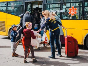 Благодійники приймають заявки на евакуацію з Покровська: забезпечують житлом і продуктами