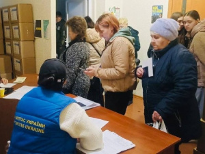 Покровчани отримали гуманітарну допомогу у Павлограді: як підтримують ВПО