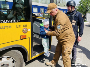 Понад півтисячі дітей залишаються у зонах примусової евакуації у Донецькій області