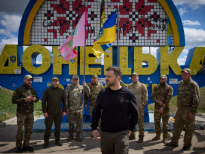 Президент України відвідав Донеччину: обговорення оборони, ліквідація обстрілів, нагородження
