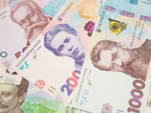 Українцям виплатять до 3100 гривень до Дня Незалежності: хто отримає гроші
