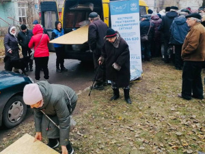 У Покровську усувають наслідки обстрілів і видають будматеріали - деталі