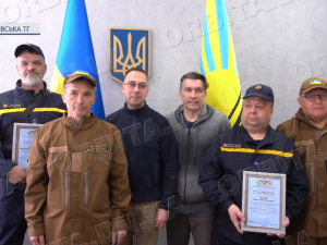Покровські вогнеборці отримали нагороди до професійного свята за службу в умовах війни