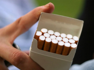 Продала цигарки неповнолітньому: у Покровську оштрафували продавчиню