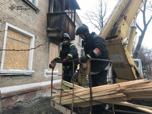 В Покровському районі ремонтують пошкоджені будинки внаслідок обстрілів