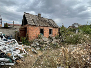 Троє загиблих, дев'ять поранених: поліція зафіксувала 1900 ударів РФ по Донеччині за добу
