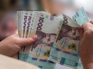 Хто одноразово отримає 1500 грн у квітні: список категорій