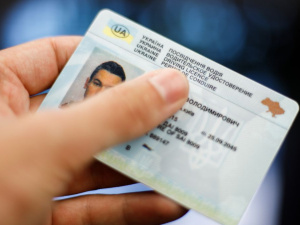 Як отримати водійське посвідчення в Україні: вікові обмеження, документи та вартість іспитів