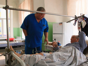 Мирноградська лікарня отримала від Метінвесту сучасне обладнання: яке відділення забезпечили