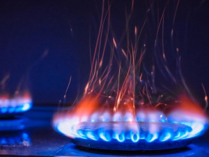 Тарифи на газ, світло та воду з 1 травня: які ціни чекають українців