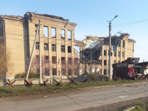 Один загиблий, четверо поранених і понад 3 700 атак: Донеччина знову під масованим обстрілом