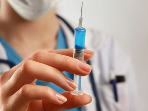 В Україну доставили дитячу вакцину проти коронавірусу:  чи обов'язкове щеплення