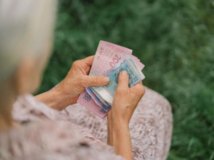 Додаткові гроші до пенсії: хто з українців може оформити виплату