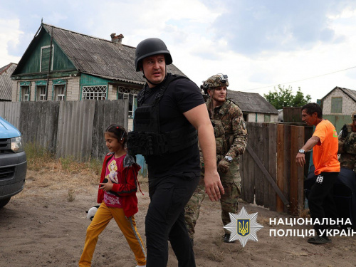 В умовах без зв’язку: як евакуюють людей із Покровська та Мирнограда