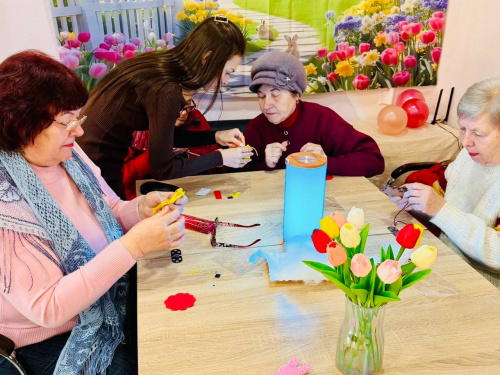 Творчість і підтримка: у Покровському терцентрі провели заняття з арттерапії